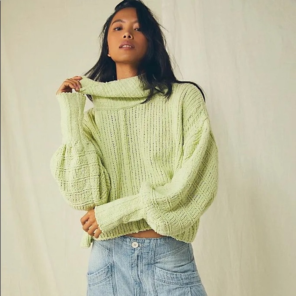 🩷NWT Free People Be Yours Cowl Neck